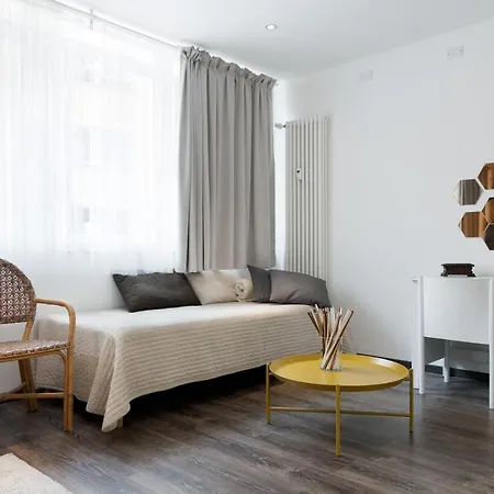 Francis Superior Гостьовий будинок Трієст