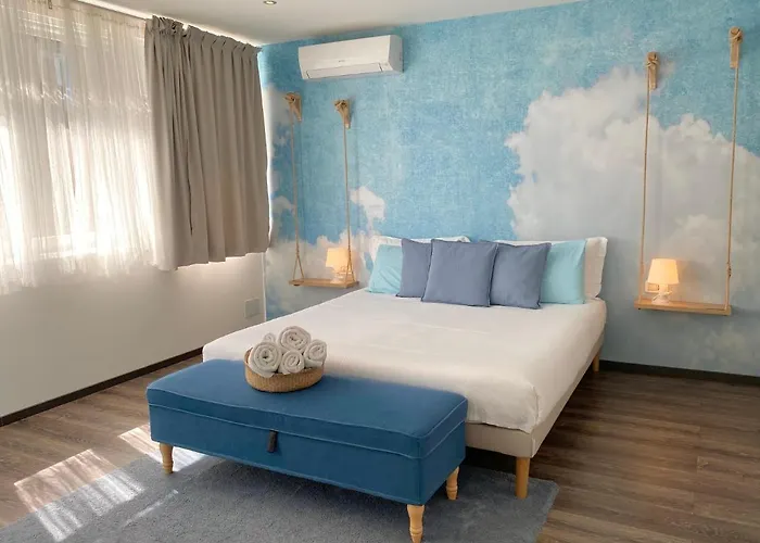 Francis Superior Affittacamere 4*